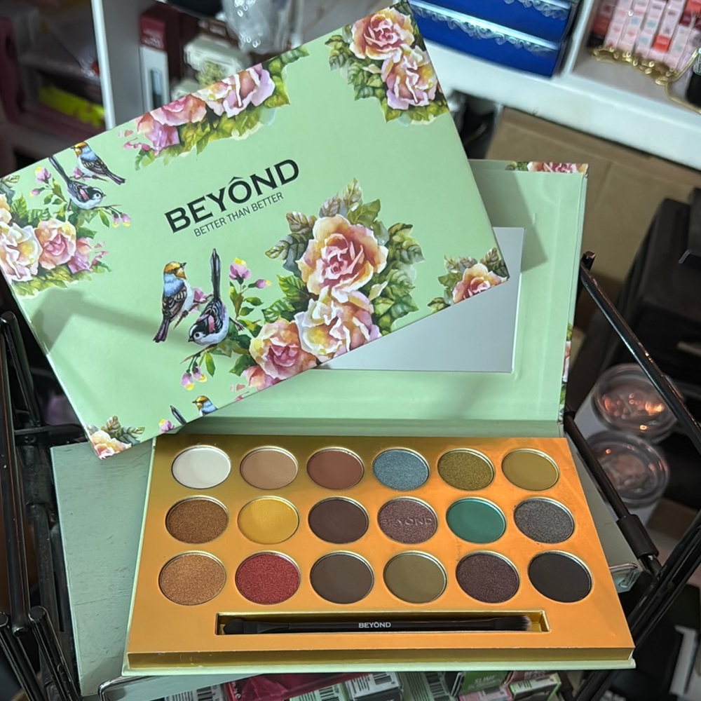 Eyeshadow Palette - Vibrant Multi-Color Collection